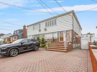 15818 97th St, Howard Beach, NY 11414
