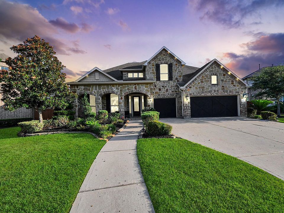 1st image of 18106 Shimmer Ln