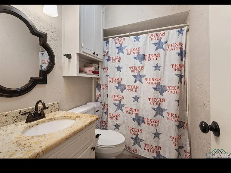 208 Driftwood St — Photo 7