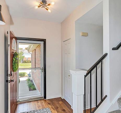 3rd image of 2763 Foxwood Dr