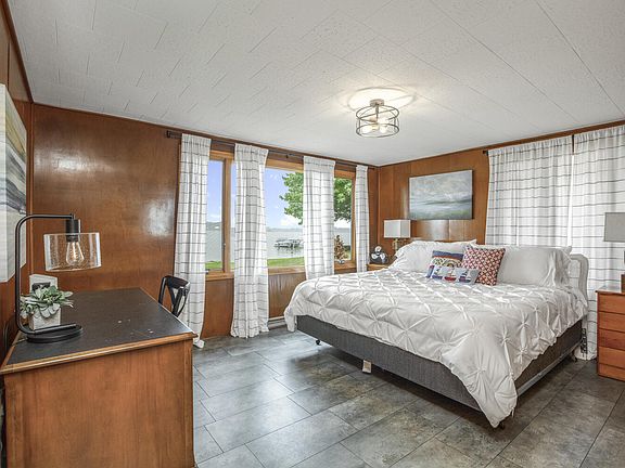 4th image of 23283 Lakeview Dr