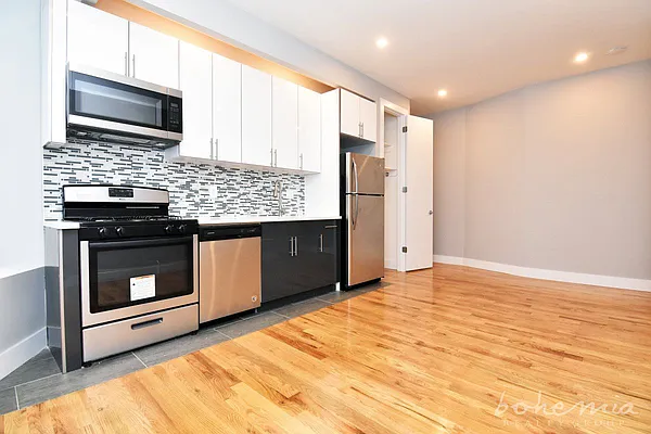 Rented by Bohemia Realty Group | media 8