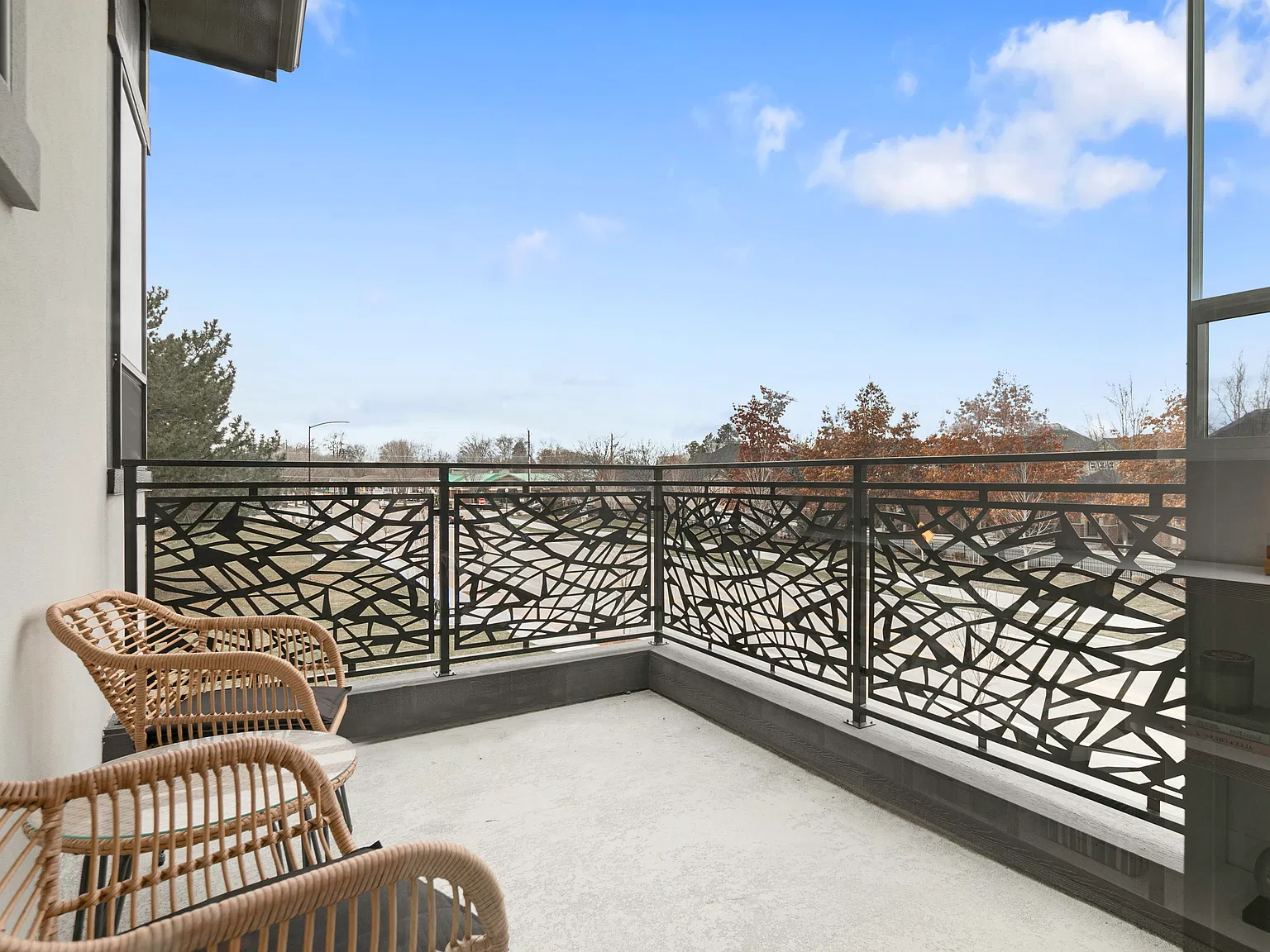 3 bed, 2.5 bath, 1981 sqft, $3,250 — Photo 3