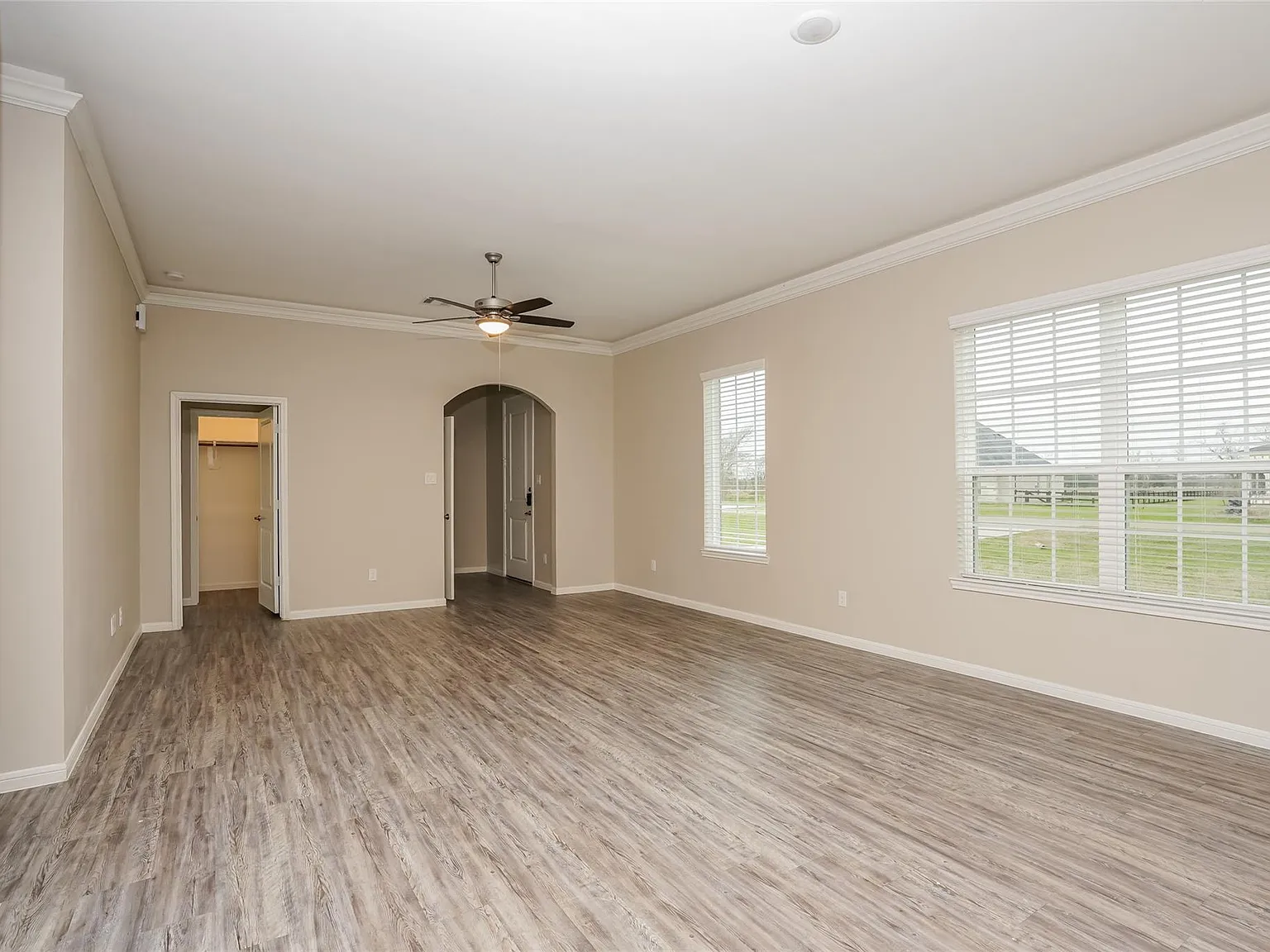4 bed, 3.5 bath, 2536 sqft, $2,499 — Photo 4