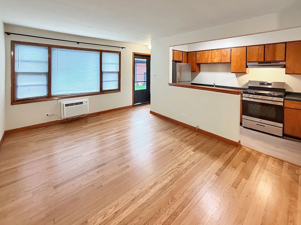 1st image of 586 N Rozanne Dr APT B