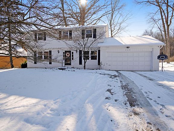 2nd image of 209 Cottswold Dr