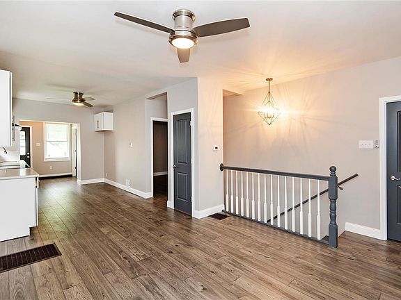3rd image of 4368 Itaska St