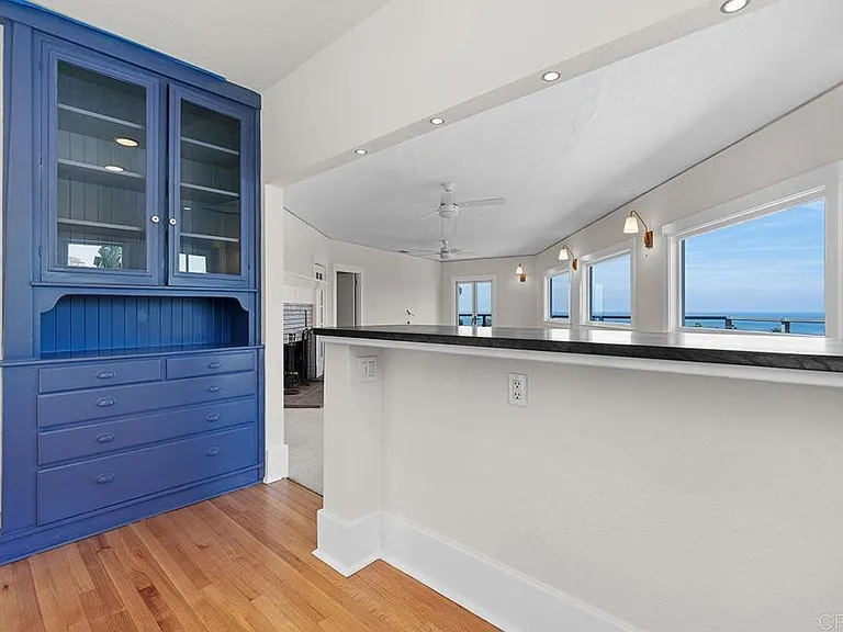 1654 Camino Del Mar #UPPER — Photo 16