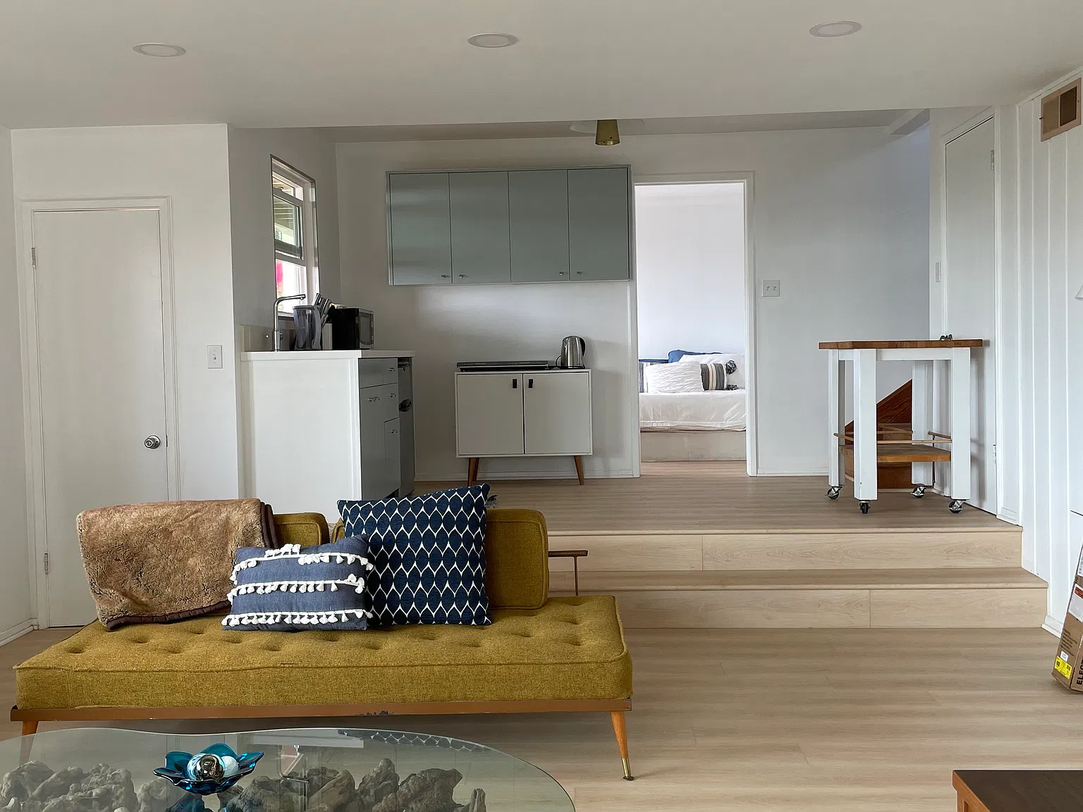 Studio, 400 sqft, $2,350 — Photo 4
