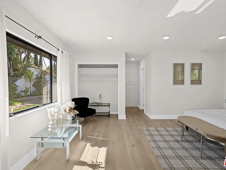 2617 S Beverly Dr — Photo 49