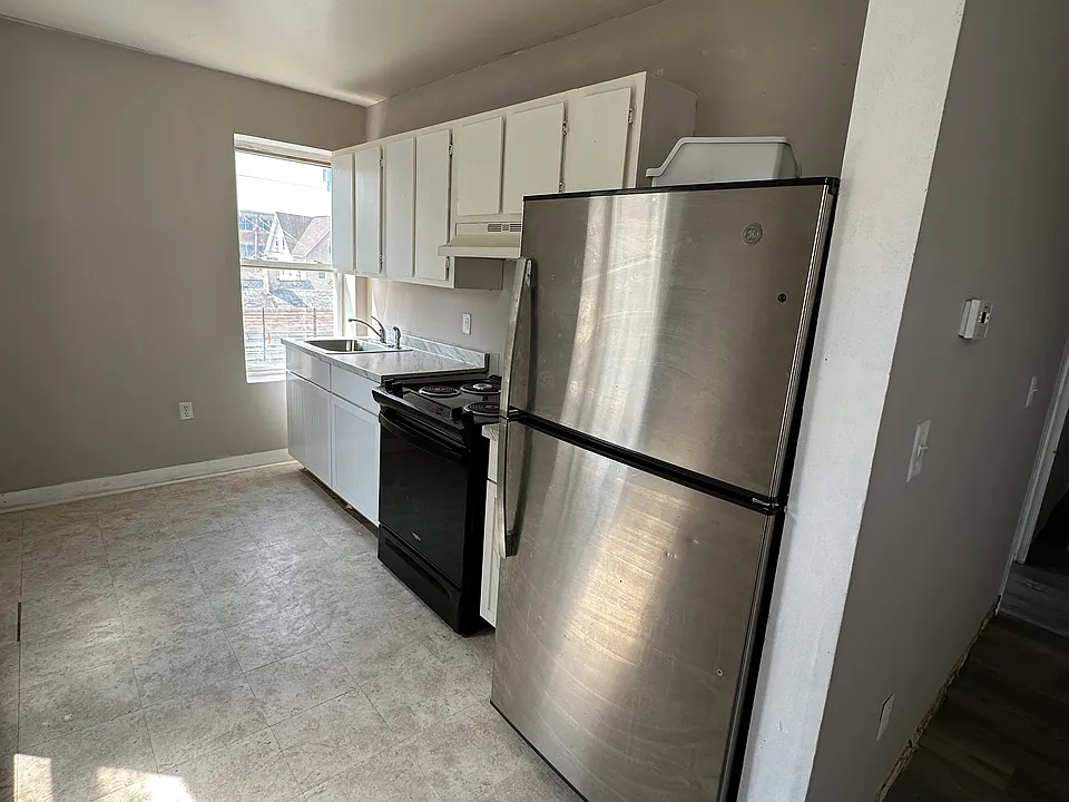 258 Mill St #6