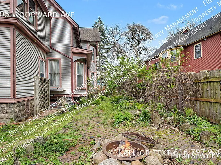505 Woodward Ave — Photo 33