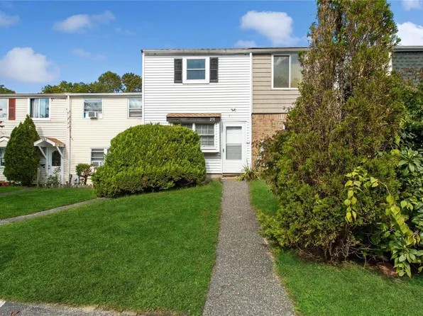 231 Hill Rise #231, Calverton, NY 11933