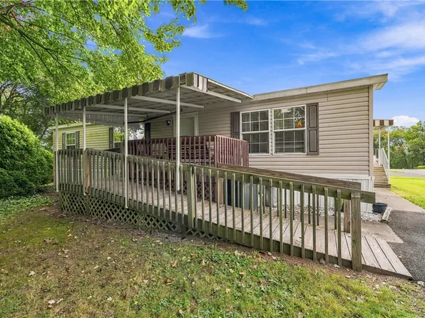 118 Highland Dr, Tarentum, PA 15084