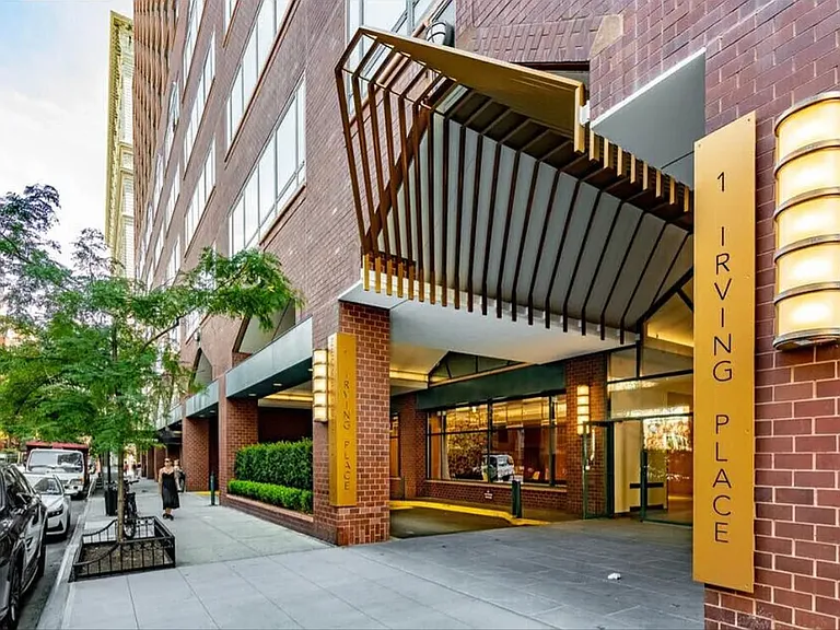 1 Irving Pl #V8B — Photo 12