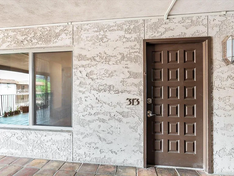 505 W 7th St #313 — Photo 19