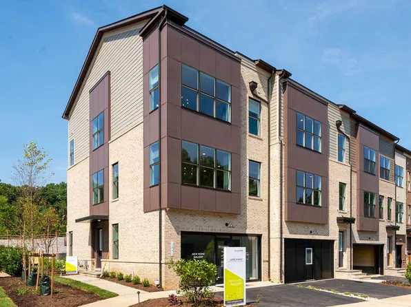 1606 Fellowship Sq, Reston, VA 20190