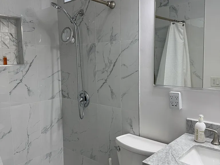 5352 Amigo Ave — Photo 8