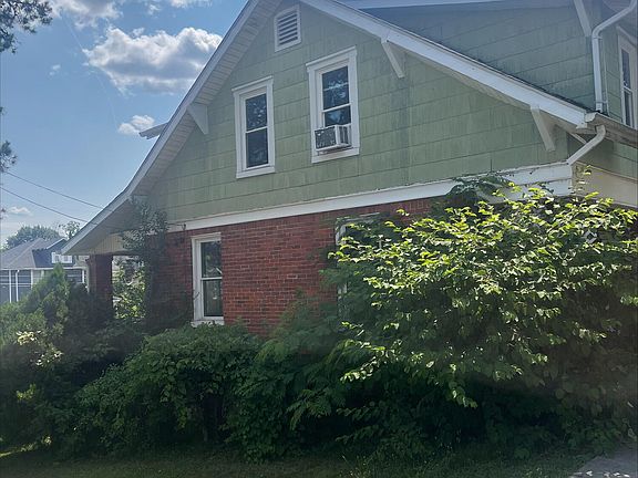 2nd image of 1501 Rugby Blvd NW