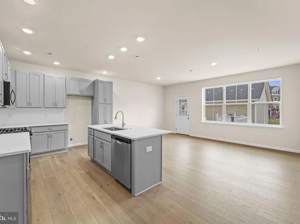 40 N 8th St Homesite B20, Perkasie, PA 18944