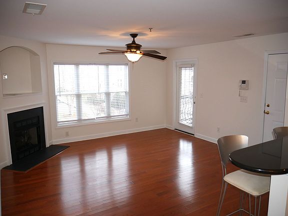 5th image of 4762 Tatton Park Cir Unit 2B