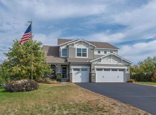 8055 Spring Lake Dr, Shakopee, MN 55379