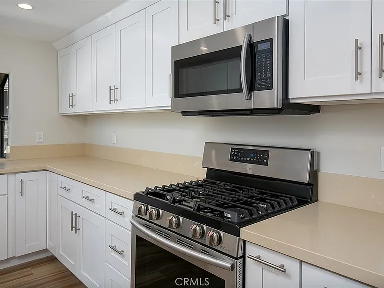 402 El Centro St — Photo 11