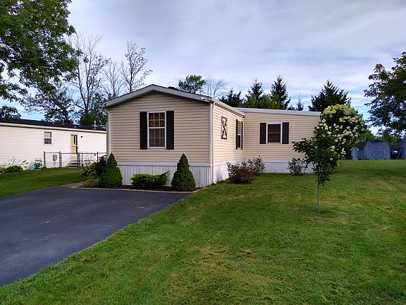 2nd image of 290 Sunset Dr