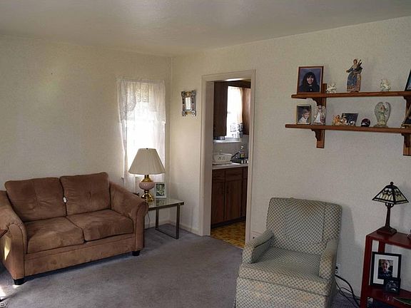 4th image of 741 E 258th St