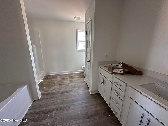 5th image of 253 Trescott Street