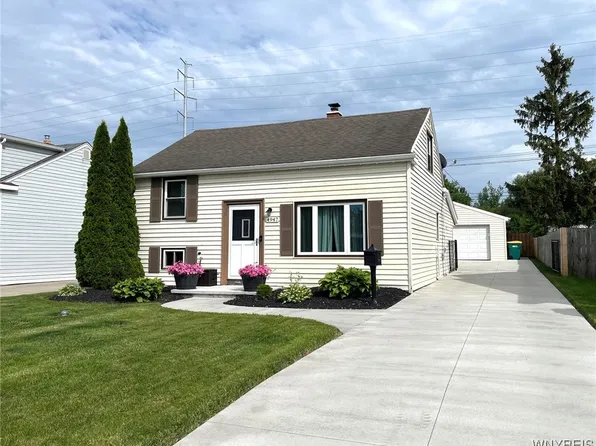 4947 Morgan Pkwy, Hamburg, NY 14075