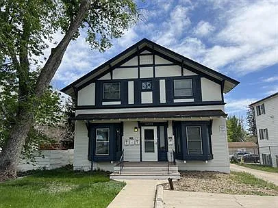 2002 8th Ave