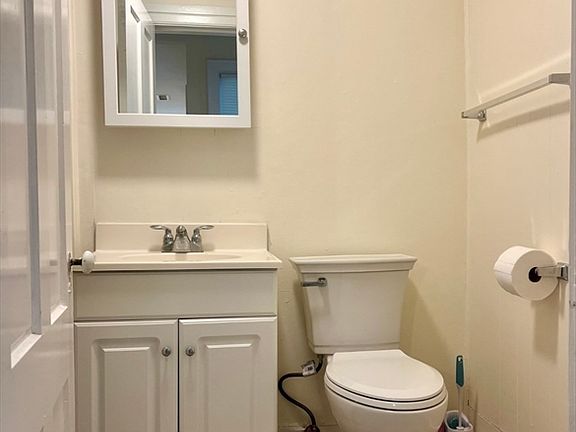 4th image of 282 Main St APT 2E