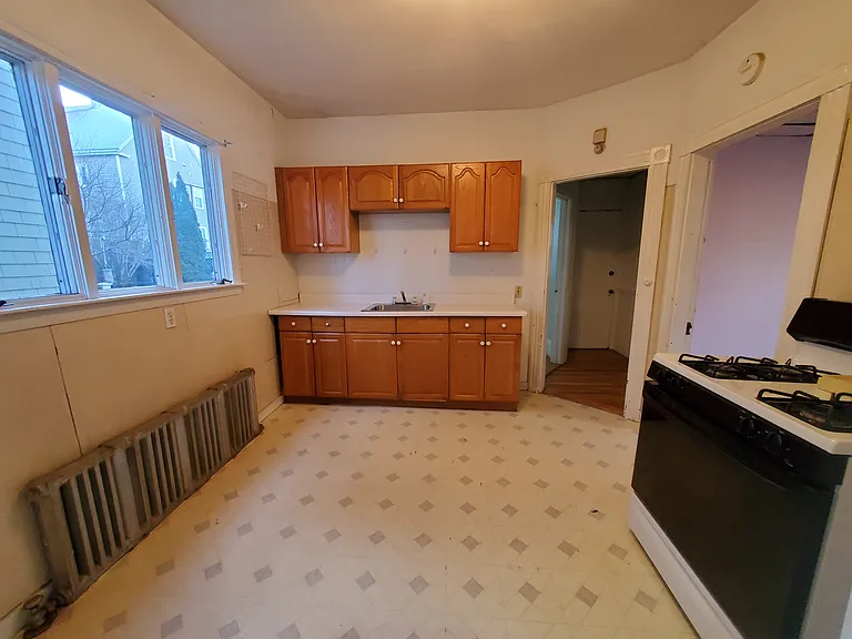 100 Porter St #1 — Photo 8