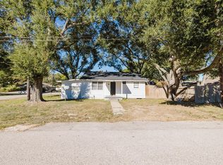 2518 Daugherty St, Waller, TX 77484