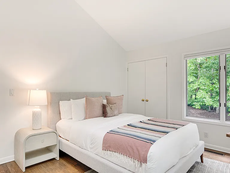 24 Saddle Ln — Photo 8