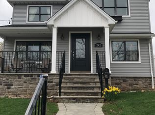 242 Thornycroft Ave, Staten Island, NY 10312