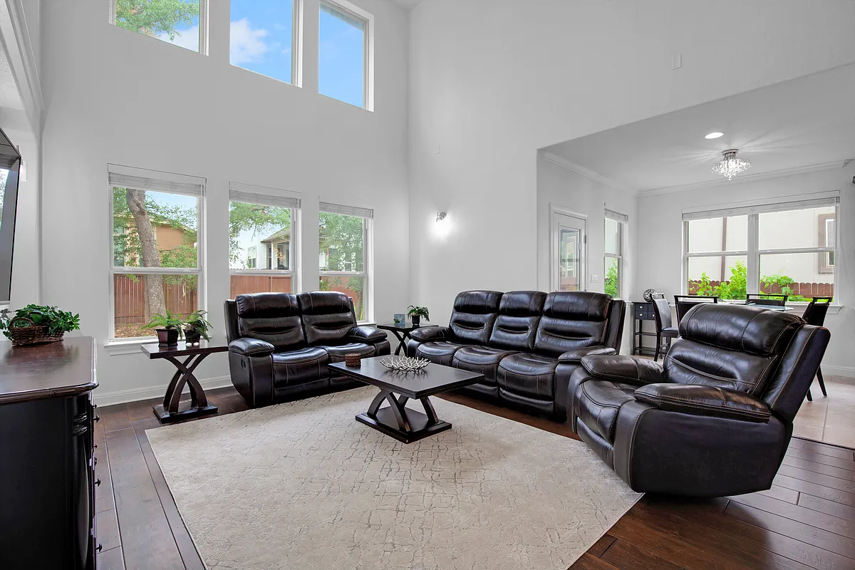 Main Living area - High Ceiling - 5724 Siragusa Dr