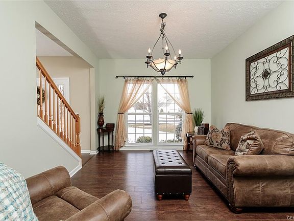 3rd image of 1140 Belmont Dr
