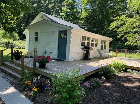 11999 Red Arrow Hwy, Sawyer, MI 49125