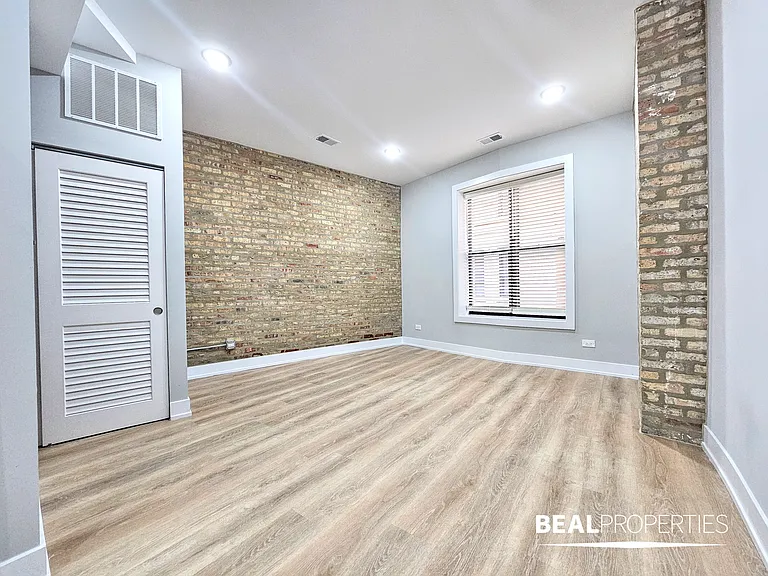 428-38 West Belden — Photo 35