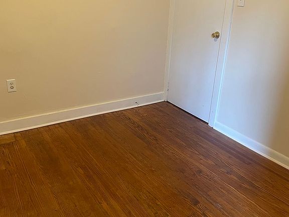 3rd image of 544 W King St #1