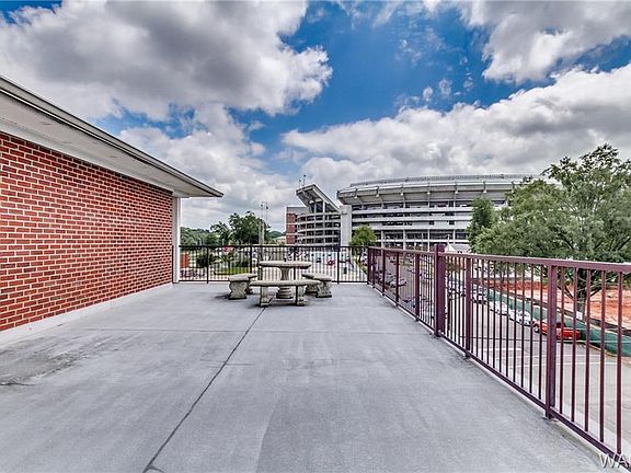 3rd image of 712 Frank Thomas Ave APT 101