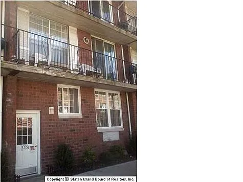 318 101st St APT 40B photo 1