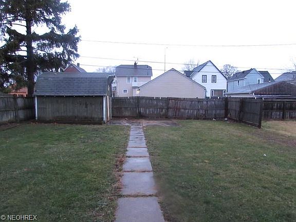 3rd image of 300 Illinois Ave
