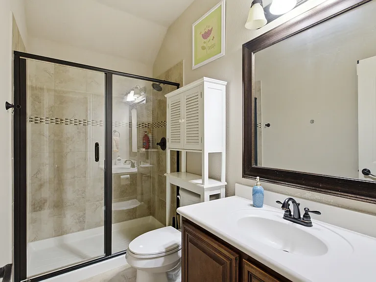 2304 Lynbridge Cir — Photo 26