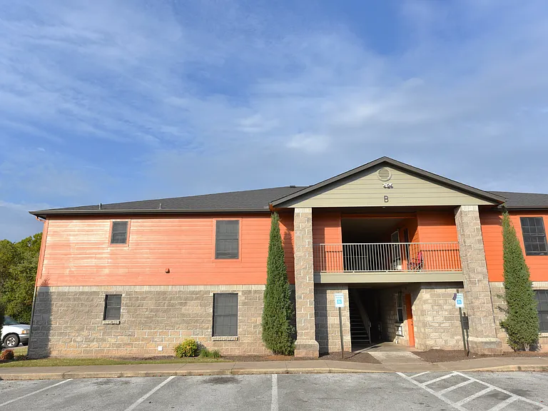 Keystone Crossing Apartment Homes — Photo 22