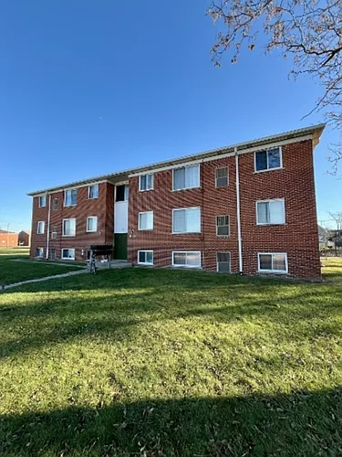 939 James St Photo 1