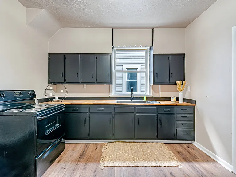 1120 Wade St — Photo 14
