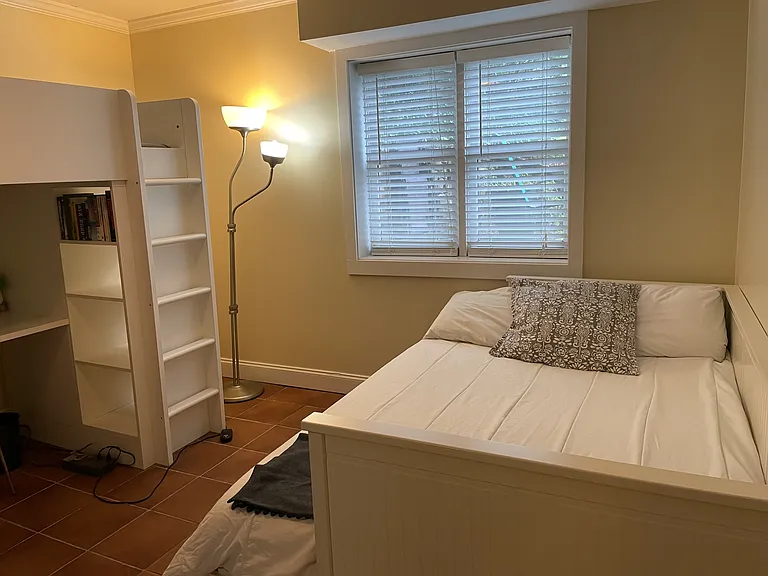 2059 Desmond Dr — Photo 7